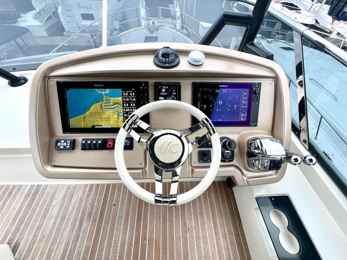 Tomorrow Yacht Photos Pics FLYBRIDGE HELM NAVIGATION EQUIPMENT