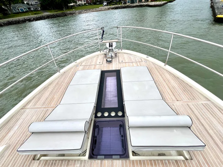 Tomorrow Yacht Photos Pics BOW AREA DUAL LOUNGES - ELECTRIC