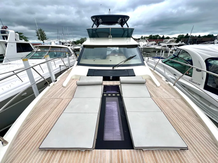 Tomorrow Yacht Photos Pics BOW AREA DUAL LOUNGERS - ELECTRICAL