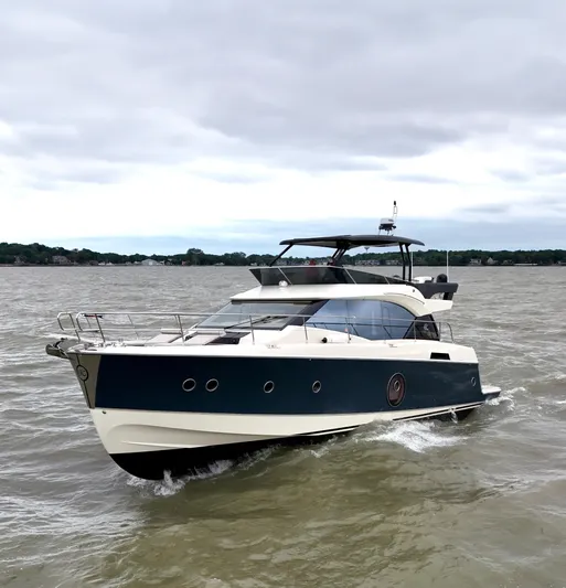 Tomorrow Yacht Photos Pics RUNNING PHOTO