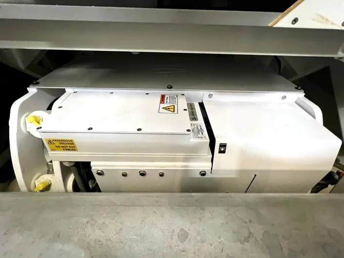 Tomorrow Yacht Photos Pics SEAKEEPER GYRO STABILIZATION