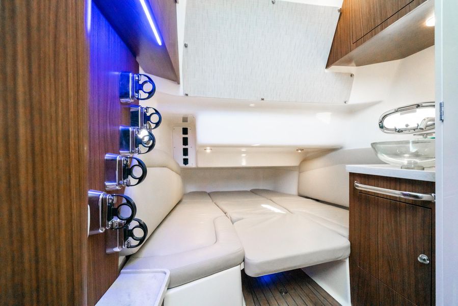 2022 Boston Whaler 380 Outrage