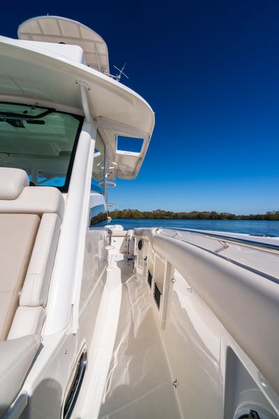 2022 Boston Whaler 380 Outrage