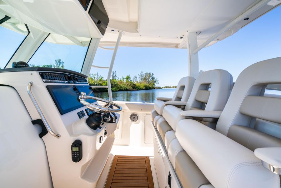 2022 Boston Whaler 380 Outrage