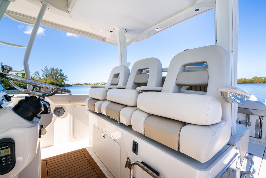2022 Boston Whaler 380 Outrage