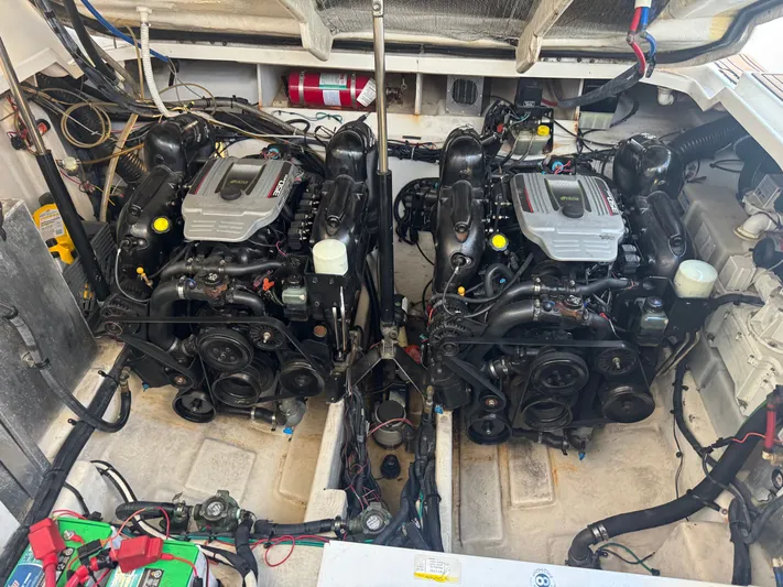 Pura Vida Yacht Photos Pics Engine room of a 2011 Sea Ray 330 Sundancer boat with twin engines.