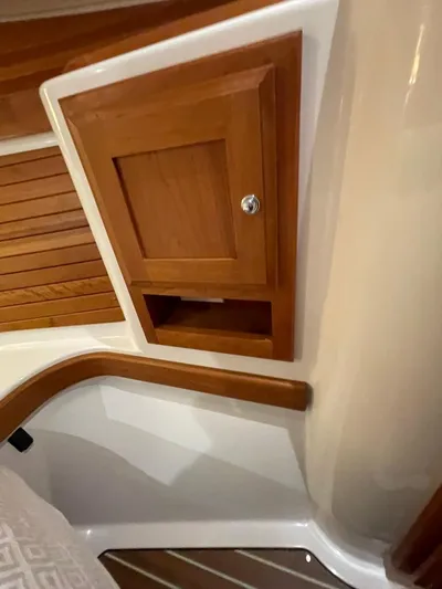 Silver Lining Yacht Photos Pics BC 34O