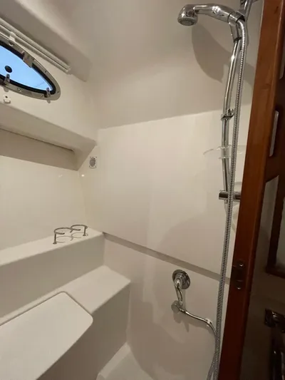 Silver Lining Yacht Photos Pics BC 34O