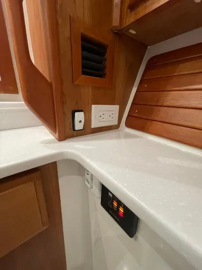 Silver Lining Yacht Photos Pics BC 34O