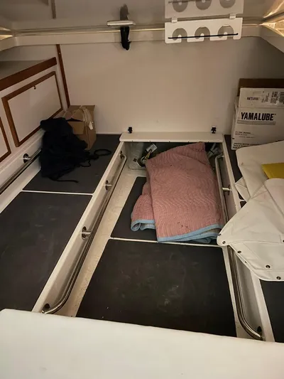 Silver Lining Yacht Photos Pics BC 34O