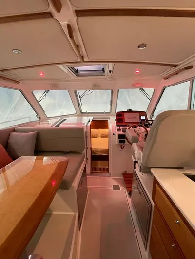 Silver Lining Yacht Photos Pics BC 34O