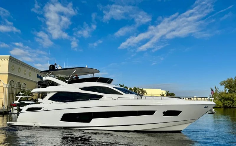 Rapallo V Yacht Photos Pics 