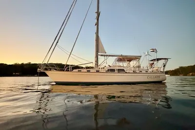 Island Packet 485