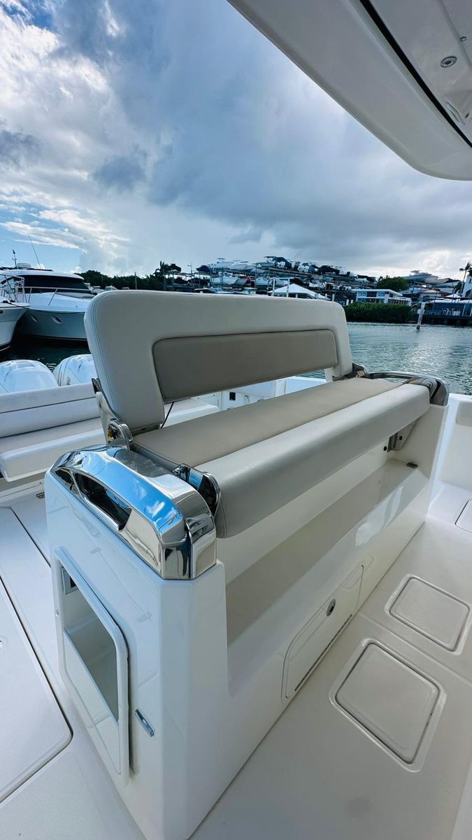 2017 Boston Whaler 42 