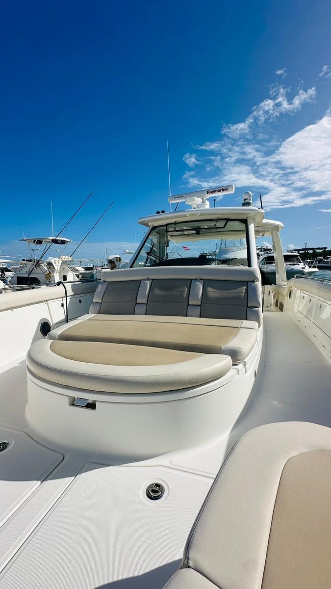 2017 Boston Whaler 42 