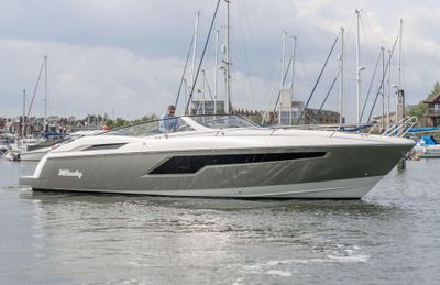 2014 Windy 39 Camira