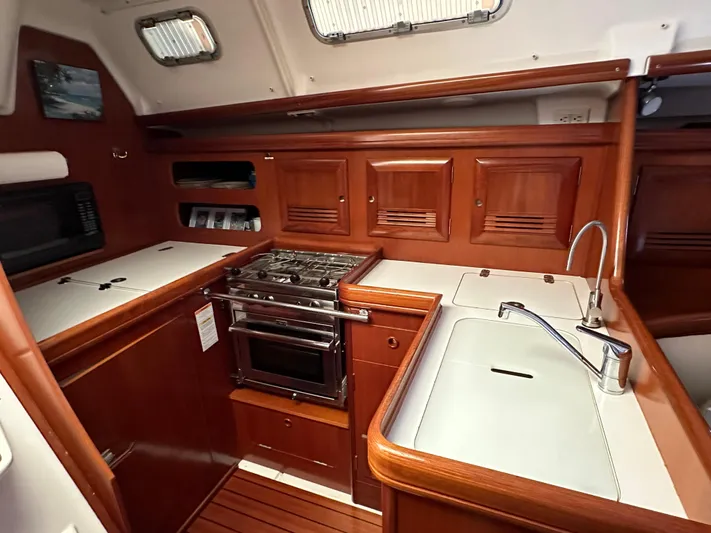 Phase II Yacht Photos Pics 