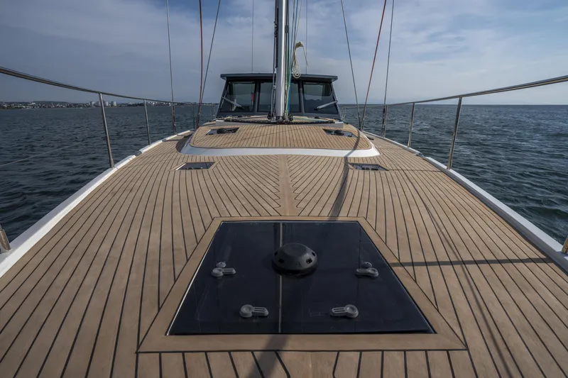  Yacht Photos Pics Yelkovan 56 Deck