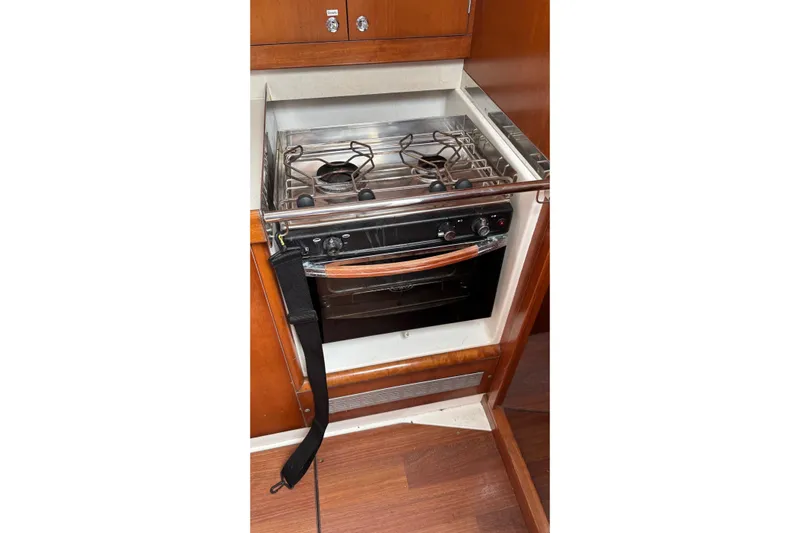 Tarahumara Yacht Photos Pics Stove and oven in 2008 J Boats J/122 yacht galley.