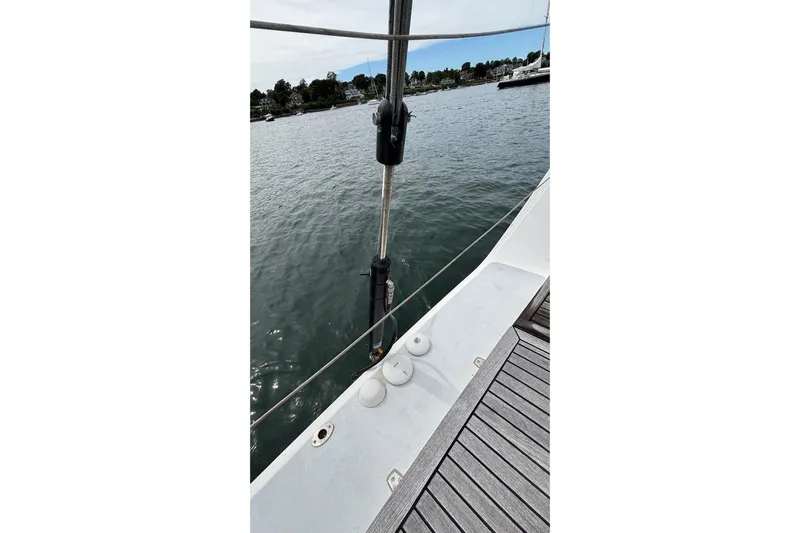 Tarahumara Yacht Photos Pics 2008 J Boats J/122 deck view with water and shoreline in background.