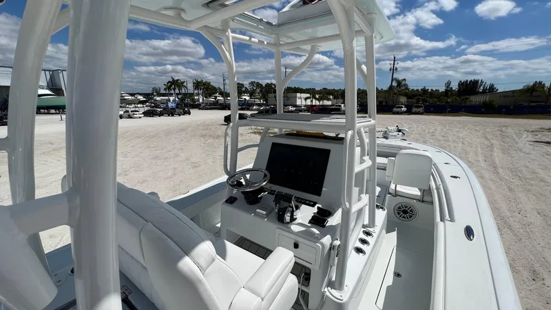 26 Barker 2022 Yacht Photos Pics Barker 26 Open - Starboard Helm Console & Seating