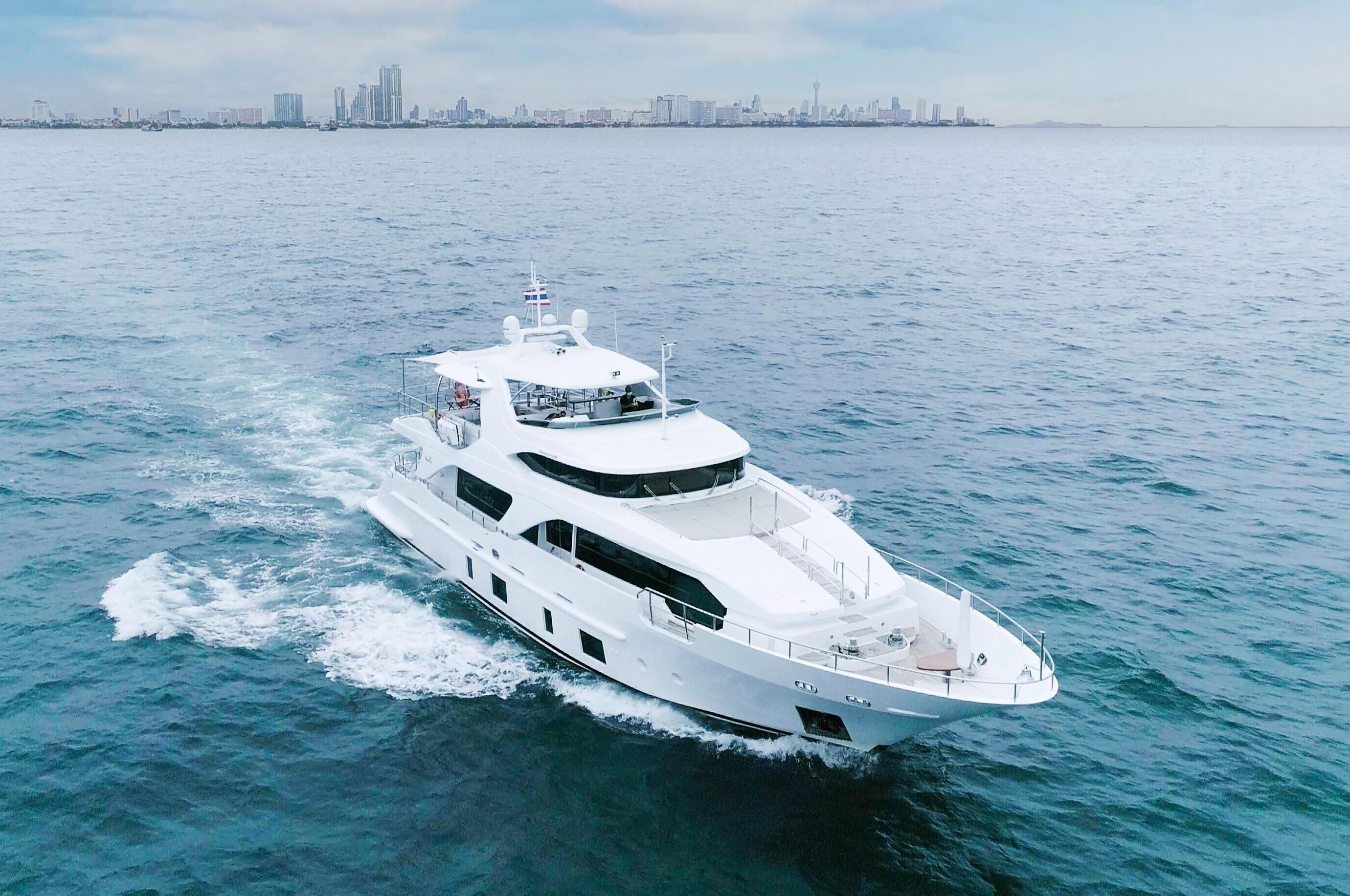 Benetti Delfino 93 29m 2015, Motoryachten | Boot24