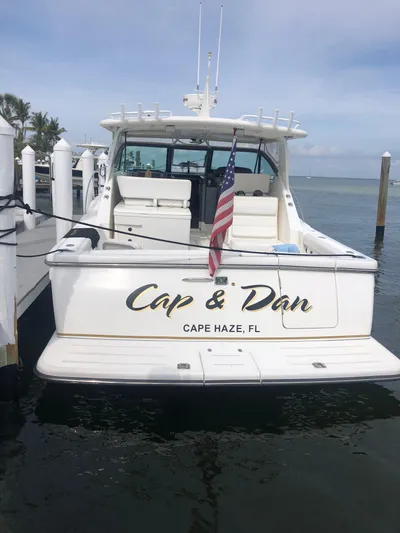 Cap & Dan Yacht Photos Pics 