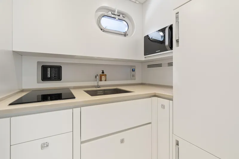 Yours Yacht Photos Pics 