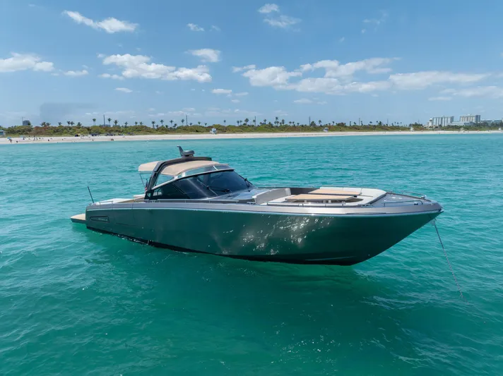 Yours Yacht Photos Pics 