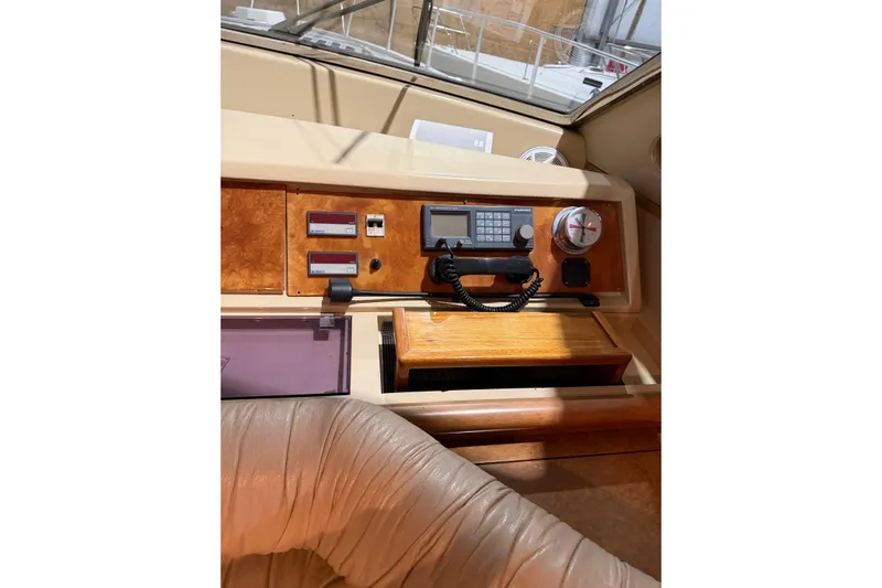  Yacht Photos Pics Control panel of a 1994 Ferretti Yachts 185 Fly with navigation equipment.