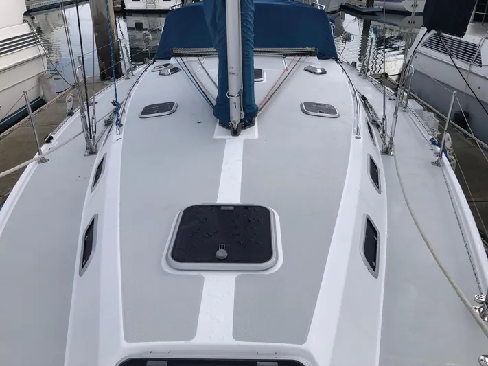 Papa Bob Yacht Photos Pics 1996 Catalina 42 MkII sailboat deck view with hatches and rigging.