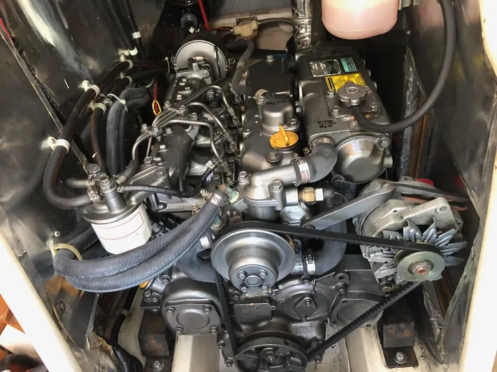 Papa Bob Yacht Photos Pics Engine of a 1996 Catalina 42 MkII sailboat, detailed view.