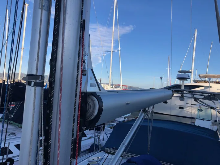 Papa Bob Yacht Photos Pics 1996 Catalina 42 MkII sailboat mast and rigging at marina.