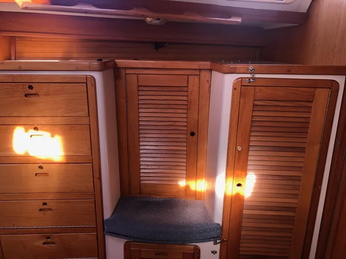 Papa Bob Yacht Photos Pics Wooden cabinetry inside a 1996 Catalina 42 MkII sailboat cabin.