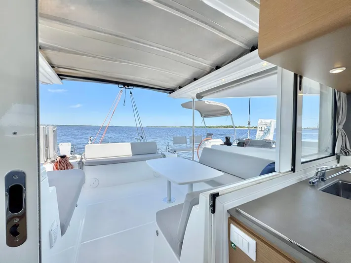 Sea SeÑora Yacht Photos Pics 