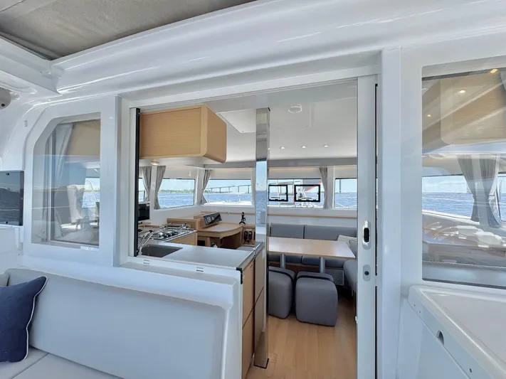 Sea SeÑora Yacht Photos Pics 