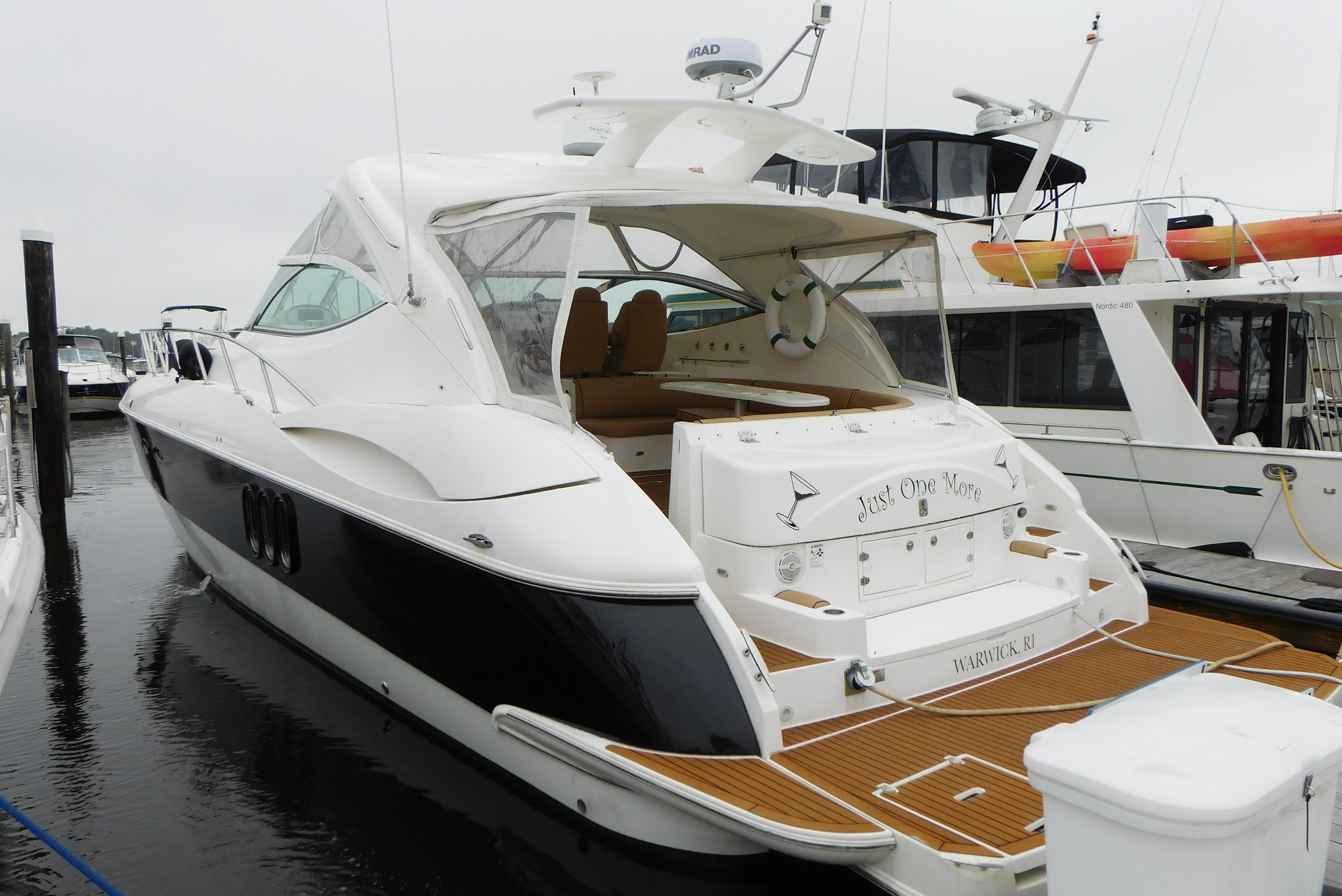 cruisers yachts 520 express