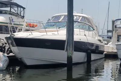 Cruisers Yachts 520 Express