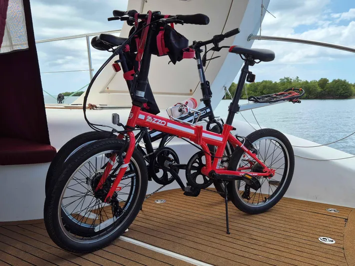 Maisie Yacht Photos Pics 