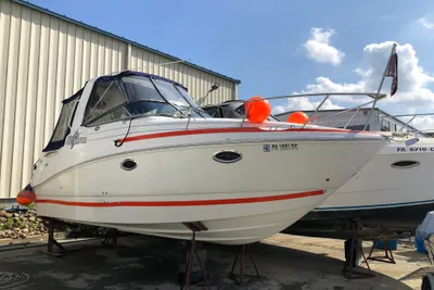 Rinker 260 Express Cruiser