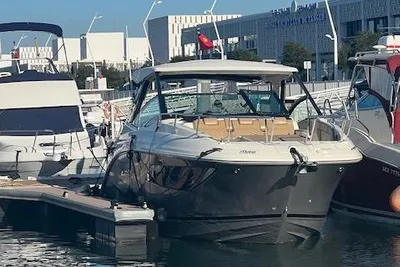 2019 Sea Ray 320 Sundancer