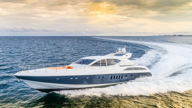Dolce Vita II Yacht Photos Pics 