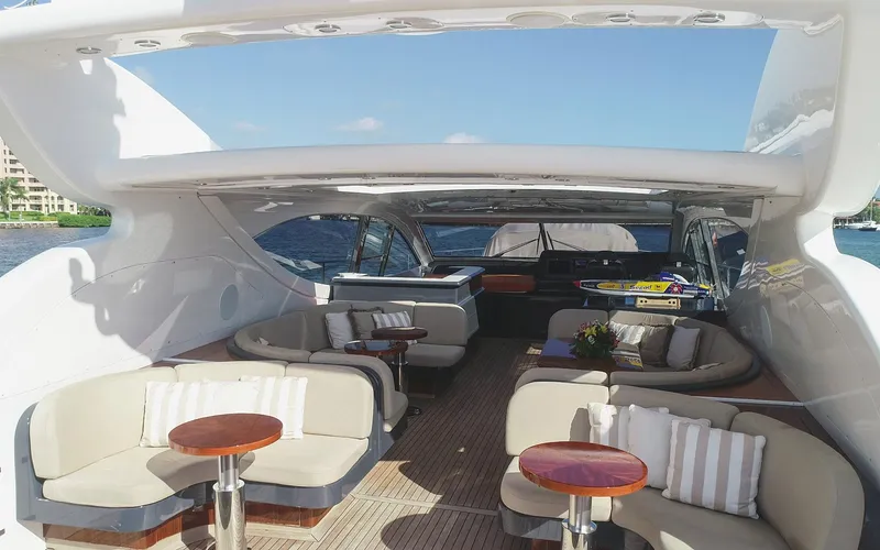 Dolce Vita II Yacht Photos Pics 