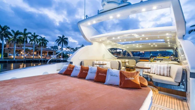 Dolce Vita II Yacht Photos Pics 