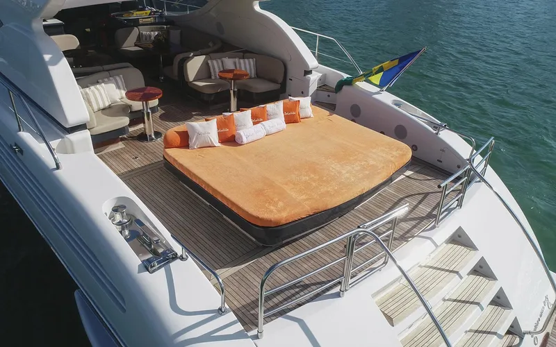 Dolce Vita II Yacht Photos Pics 