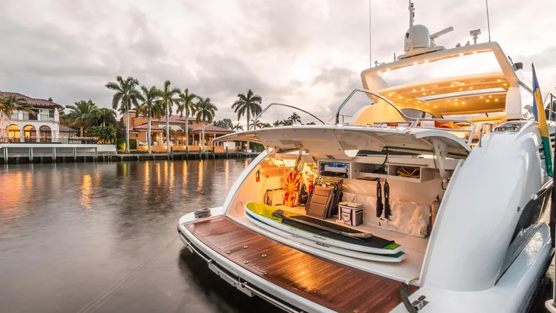 Dolce Vita II Yacht Photos Pics 