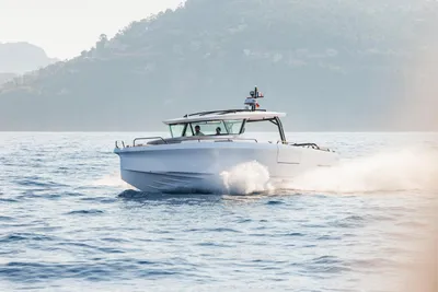2025 Axopar 45 Cross Top