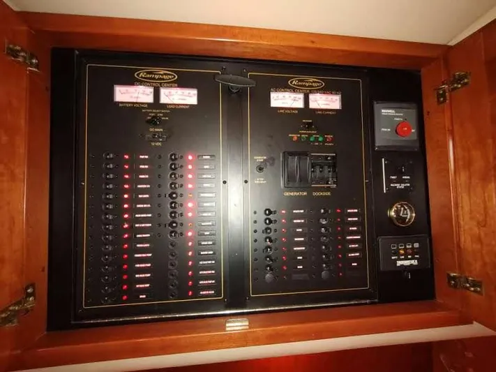 Reel Time Yacht Photos Pics 