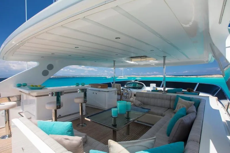 Mr & Mrs Smith Yacht Photos Pics Flybridge dining area