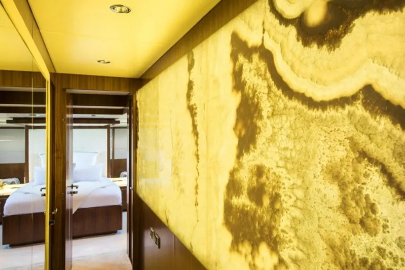 Mr & Mrs Smith Yacht Photos Pics Lower deck